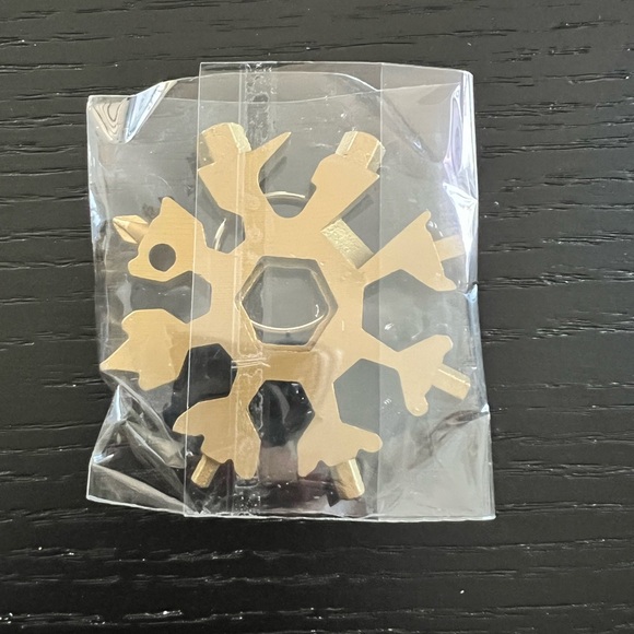 Multi-tool keychain‎ - Picture 1 of 2
